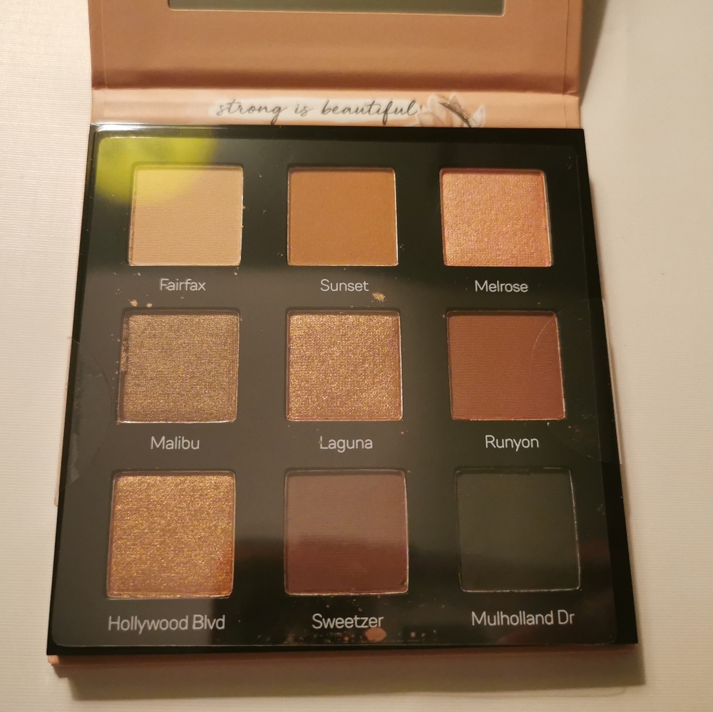 Catrice x Eman eyeshadow palette